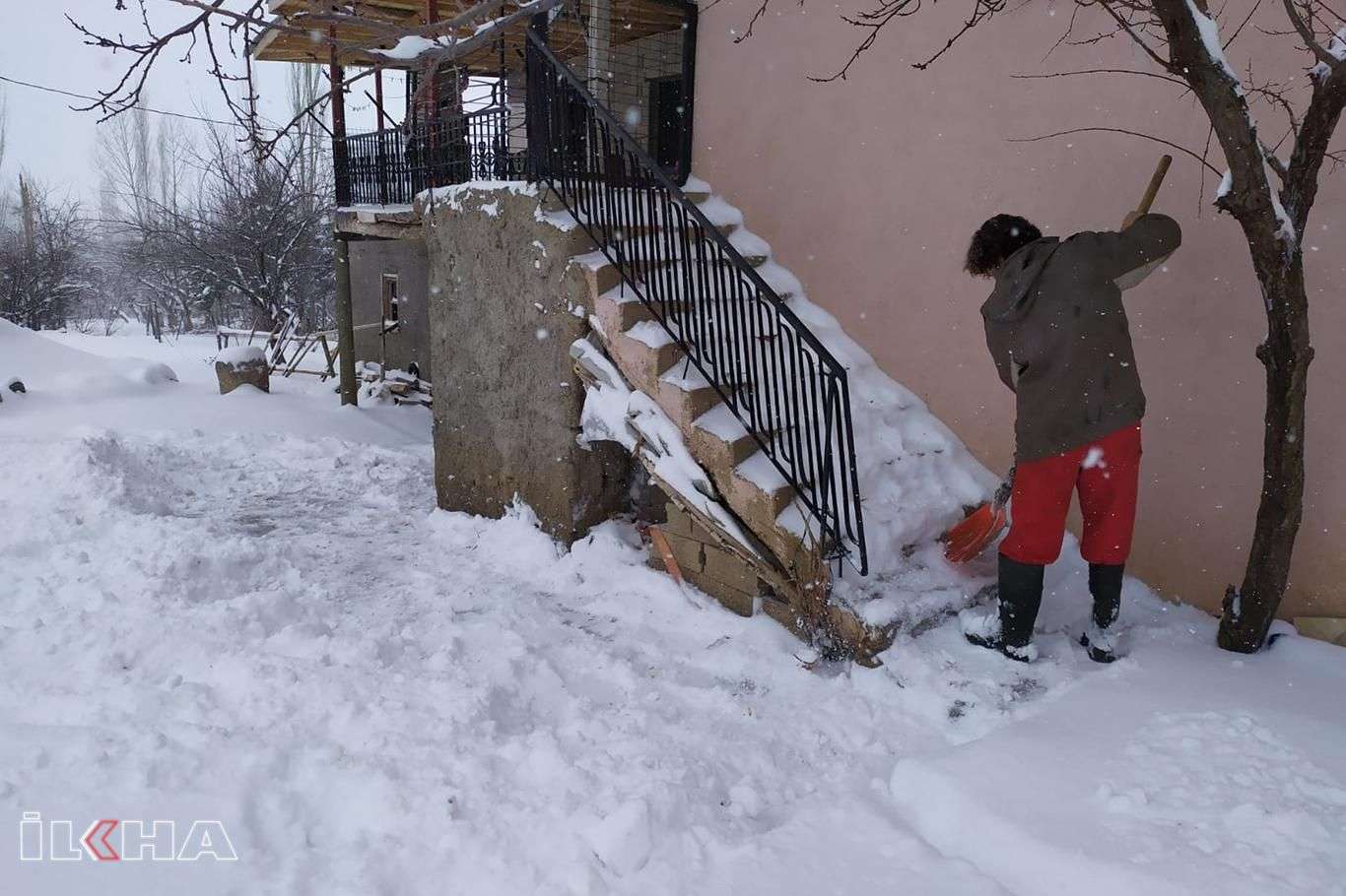 Adana’da yılın ilk karı yağdı Adana’da yılın ilk karı yağdı